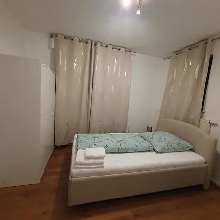 Homestay Helles An Der Uniklinik - Schlesisches Viertel Mainz